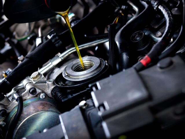 Tiktak Servis Araç Motor Yağı Değişimi